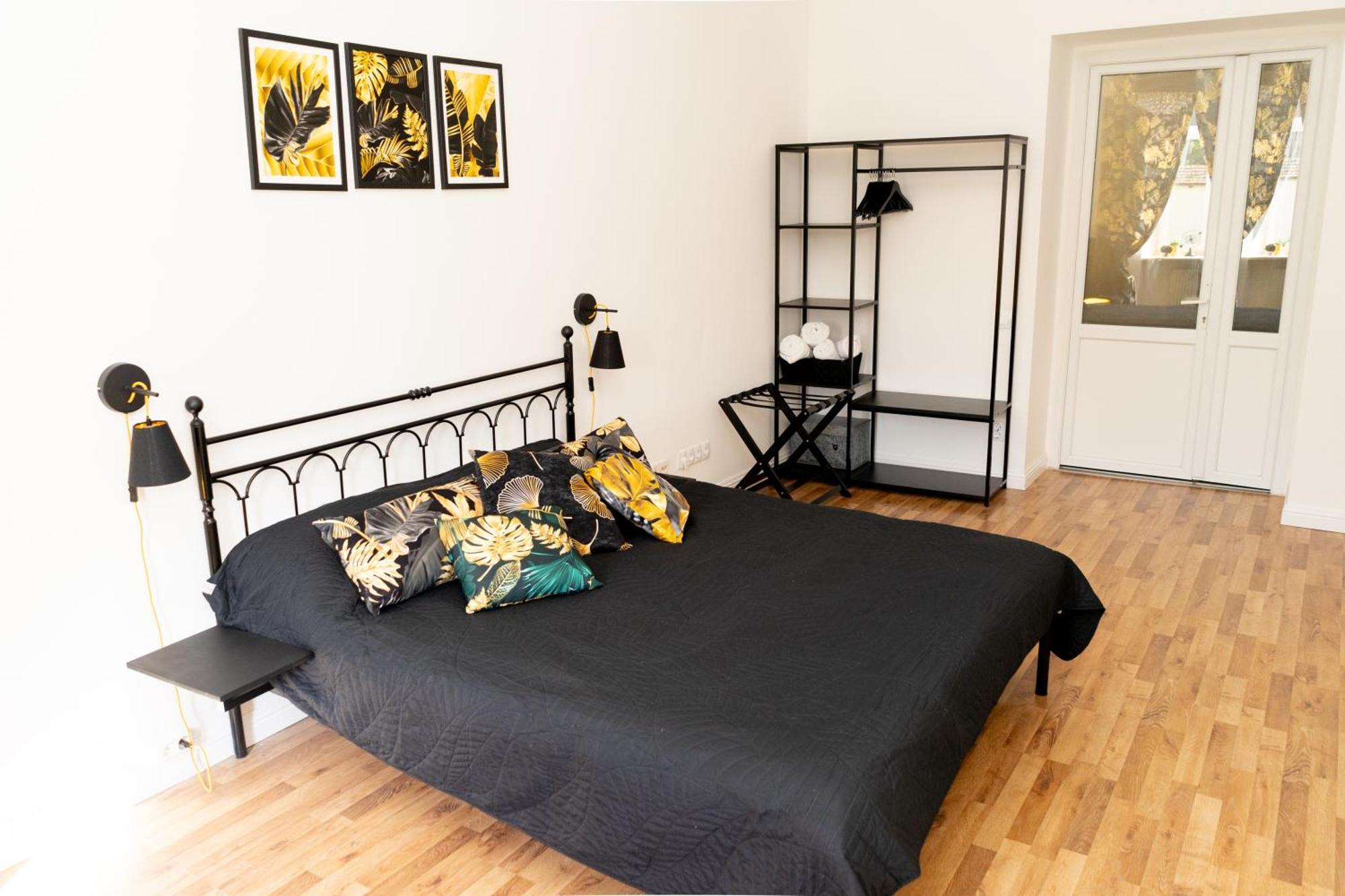 Charming Apartments In The Heart Of Lviv - Valova, Nasypna Str Экстерьер фото